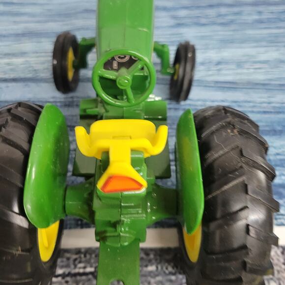 Vintage 1/16 scale Ertl John Deere 2640 diecast tractor w/frontend green/yellow - Picture 9 of 10